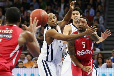 Γκόρντον στο Onsports: «Ντέρμπι χωρίς... προγνωστικά»