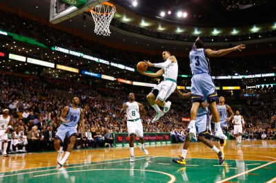 Μέμφις Γκρίζλις: Ενδιαφέρον για Κόρτνεϊ Λι