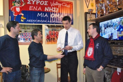 Ηρακλής: Η λέσχη του Φοίνικα Σύρου βράβευσε τον Κράβαρικ