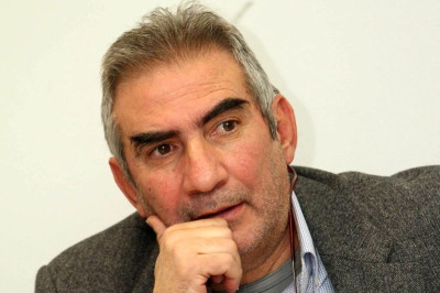 Συμεωνίδης: «Ούτε στον… Βροντάδο τόσες φωτοβολίδες»