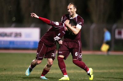 Λάρισα: Θλάση οι Νεμπεγλέρας, Πόνσε