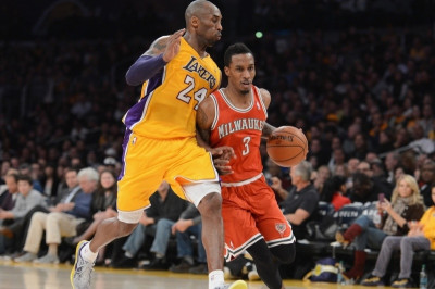 Μιλγουόκι Μπακς: Διαθέσιμοι για ανταλλαγή Τζένινγκς και Ιλιασόβα