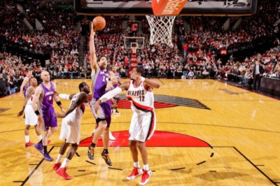 Φίνιξ Σανς: «Ανάσα» στο Πόρλαντ (video)