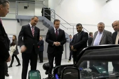 Caterham: Ο Κάμερον στο εργοστάσιο! (video)