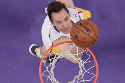 Λος Άντζελες Λέικερς: Πρόβλημα στη μέση ο Νας