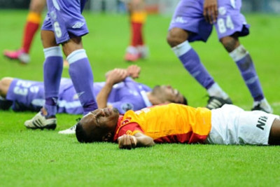 Γαλατάσαραϊ: Τραυμάτισε αντίπαλο ο Ντρογκμπά (photo+video)