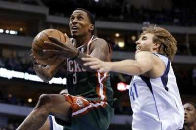 Μιλγουόκι Μπακς: Χάλασαν τη βραδιά του Νοβίτσκι (video)