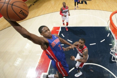 Ντιτρόιτ Πίστονς: Γύρισε με σκούπα ο Νάιτ (video)