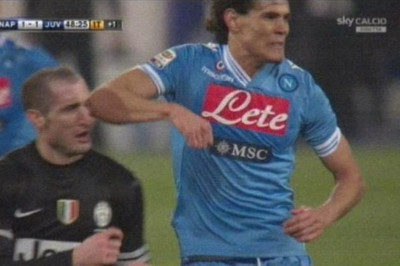 Νάπολι - Γιουβέντους: Οι αψιμαχίες Καβάνι - Κιελίνι (photos+videos)