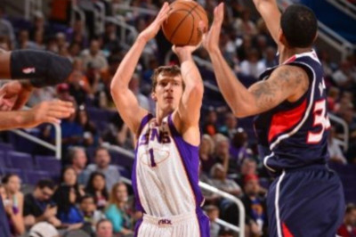 Φίνιξ Σανς: Πύρρειος νίκη με Χοκς (video)