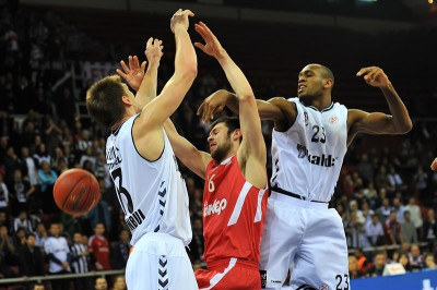 Σόου... Παπανικολάου σε... αργή κίνηση! (videos)