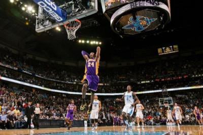 Λος Άντζελες Λέικερς: Από το -25 με Χόρνετς! (videos)