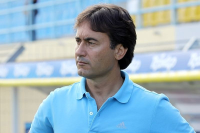 Άρης: Σενάρια για Χατζηνικολάου