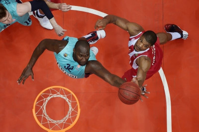 Μπαρτσελόνα: Ο πρωταγωνιστής Λόρμπεκ και ο θεαματικός Τζαβάι (videos)