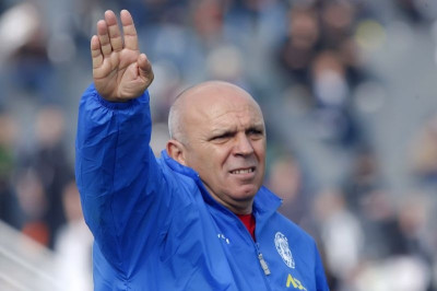 Βαζάκας: «Έβαλαν το λεωφορείο στο τέρμα»