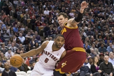 Κλίβελαντ Καβαλίερς: Ήττα από Ράπτορς, τραυματίστηκε ο Έρβινγκ (videos)