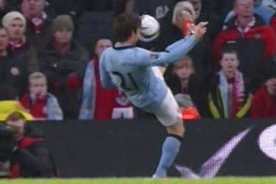 Μάντσεστερ Σίτι: Χτύπησε τον εαυτό του ο Σίλβα! (video)