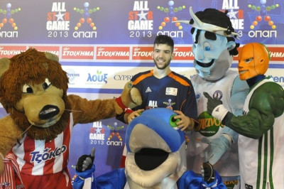 Ζούμπος: «Τα κεφάλια μέσα»