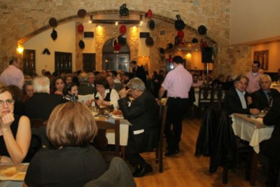 Αγία Παρασκευή: Κοσμοσυρροή στο χορό της