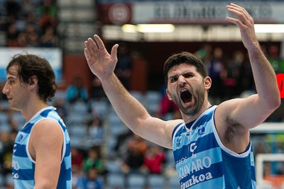 Λαγκούν Άρο: Τη… σώζει ο Παπαμακάριος! (video)