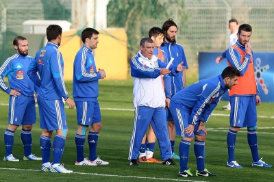 Ελλάδα: Έδειξε… μέρος της ενδεκάδας ο Σάντος (video)