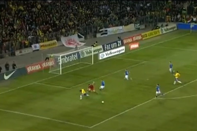 Βραζιλία: Ξέχασε την μπάλα ο Χουλκ! (video)