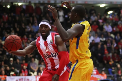 Μακάμπι Τελ Αβίβ: Κορυφή… Κάνερ – Μέντλεϊ και Σον Τζέιμς (videos)