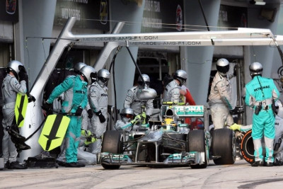 Χάμιλτον: Ξέχασε ότι αποχώρησε από τη McLaren (video)