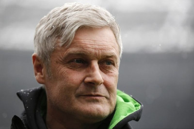 Άιντραχτ Φρανκφούρτης: Επέκταση ενός έτους για Φε