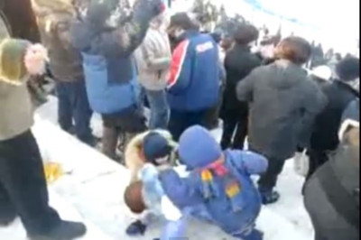 Οι μπαμπάδες μπάλα και τα παιδιά... ξύλο (Video)