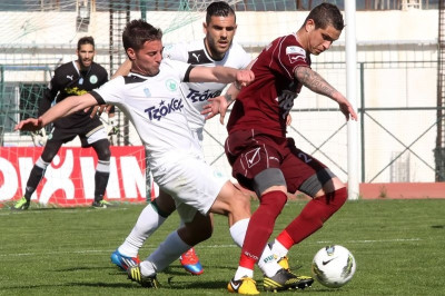 Λάρισα: Συμπλήρωσε κάρτες ο Ζεκίνια