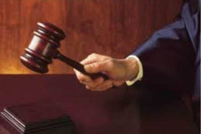 Απίστευτο: Ζητά 100,000 δολάρια αποζημίωση επειδή του επιτέθηκε η...