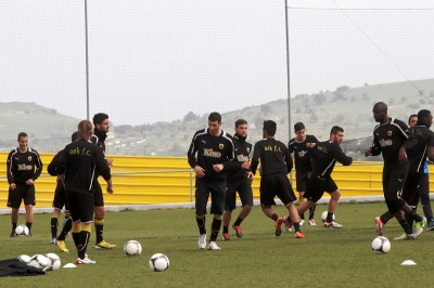 ΑΕΚ: Δυσκολεύει του Παυλή, ενοχλήσεις ο Μπουγαΐδης