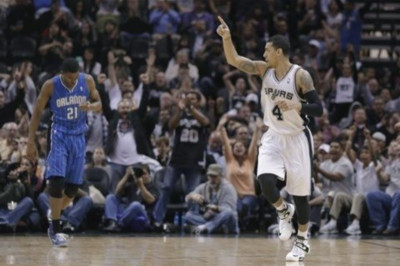 Σαν Αντόνιο Σπερς: «Καθάρισαν» τους μαχητικούς Μάτζικ (video)