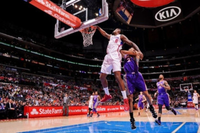 Λος Άντζελες Κλίπερς: Διέσυραν τους Σανς (video)