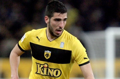 Μητρόπουλος: «Την Κυριακή παίζεται η ιστορία της ΑΕΚ»