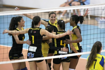 Βόλεϊ Γυναικών: Άνετα στον τελικό η ΑΕΚ