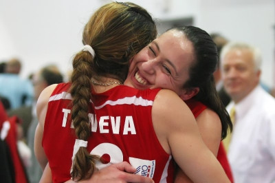 Γιακουμή: «Γράψαμε τη δική μας ιστορία στον Ολυμπιακό!»