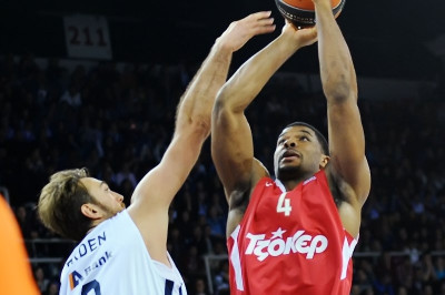 Ολυμπιακός: Κορυφαίο το κόψιμο του Χάινς (video)