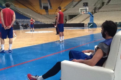 Μπαρτσελόνα: Από την… πολυθρόνα ο Ναβάρο (photos)