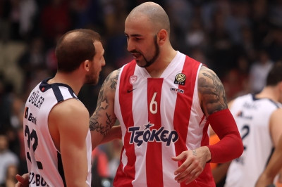 Γκιουλέρ: «Λονδίνο μέσω… Πειραιά!»