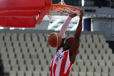 Ολυμπιακός: Το άλεϊ ουπ κάρφωμα του… ανανεωμένου Πέρκινς (video)