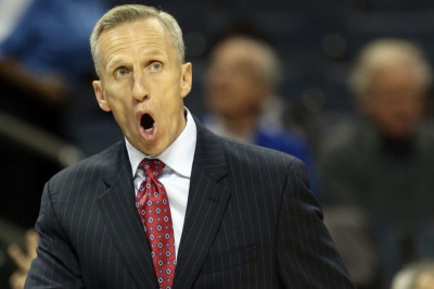 Σάρλοτ Μπόμπκατς: Απολύθηκε ο Μάικ Ντάνλαπ!