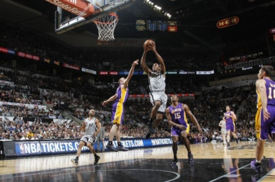 Σαν Αντόνιο Σπερς: «Παιχνιδάκια» με Λέικερς (videos)