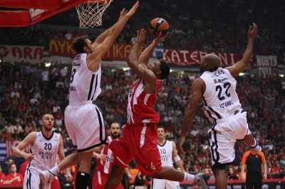 Ολυμπιακός: Η κρίσιμη τάπα του Χάινς (video)