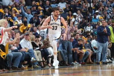 Μέμφις Γκρίζλις: «Εξαφάνισαν» τους Κλίπερς (video)