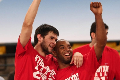 Ολυμπιακός: Αντίπαλοι μόνο εντός παρκέ (video)