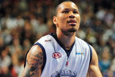 Στη Βιλερμπάν ο Άκερ