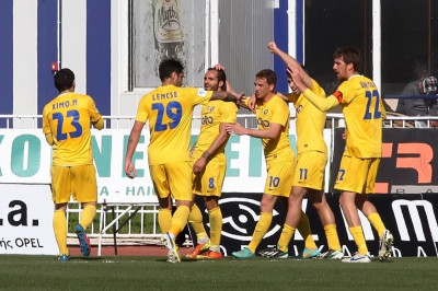 Αστέρας Τρίπολης: Μέσα Ναβάρο και Ντε Μπλάσις