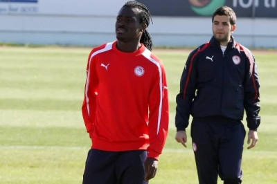 Ολυμπιακός: Επικοινωνία με Μπόατενγκ